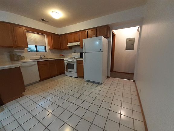 2nd image of 8528 W Catherine Ave Unit 1S