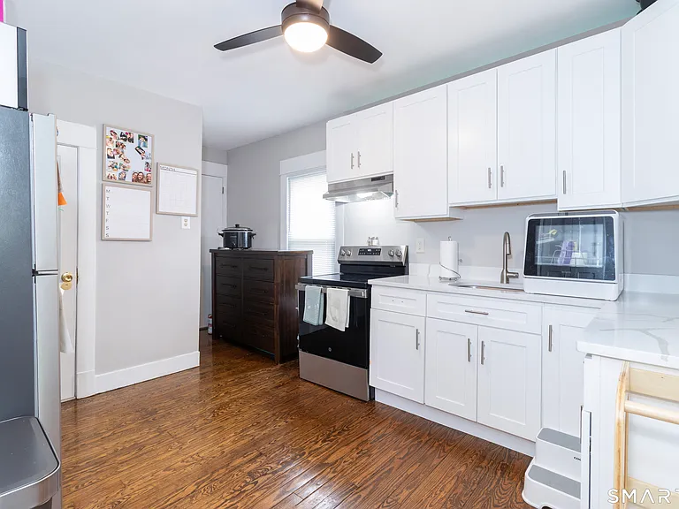 271 Brown St — Photo 15