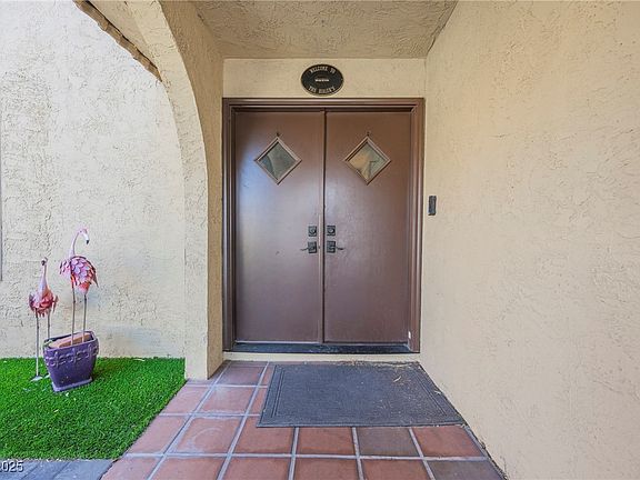 4th image of 1709 Chapman Dr