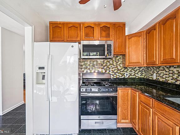 2nd image of 3946 Bel Pre Rd APT 4