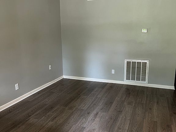 5th image of 100 Orchard Hill Dr #109
