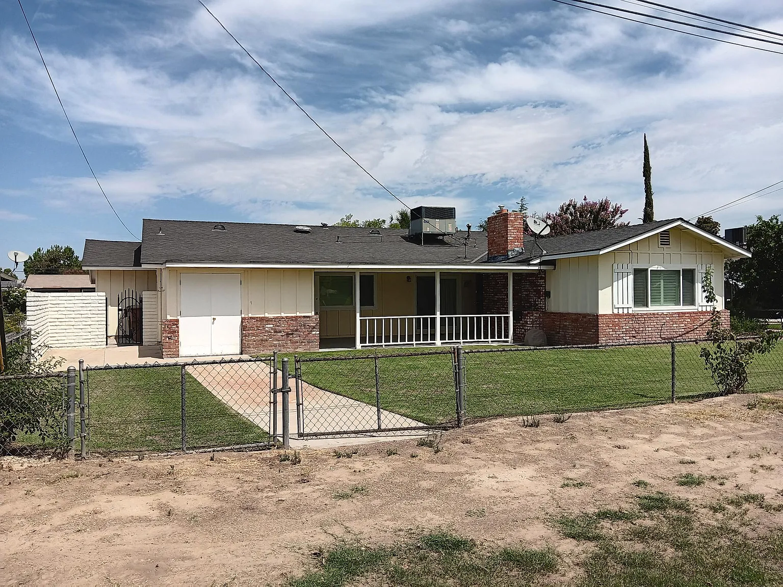 3 bed, 1959 sqft, $2,100 — Photo 2