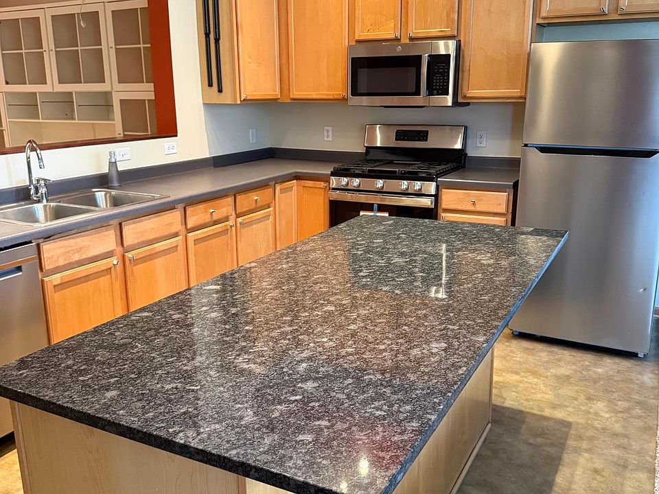 1st image of 2650 University Ave W APT 101