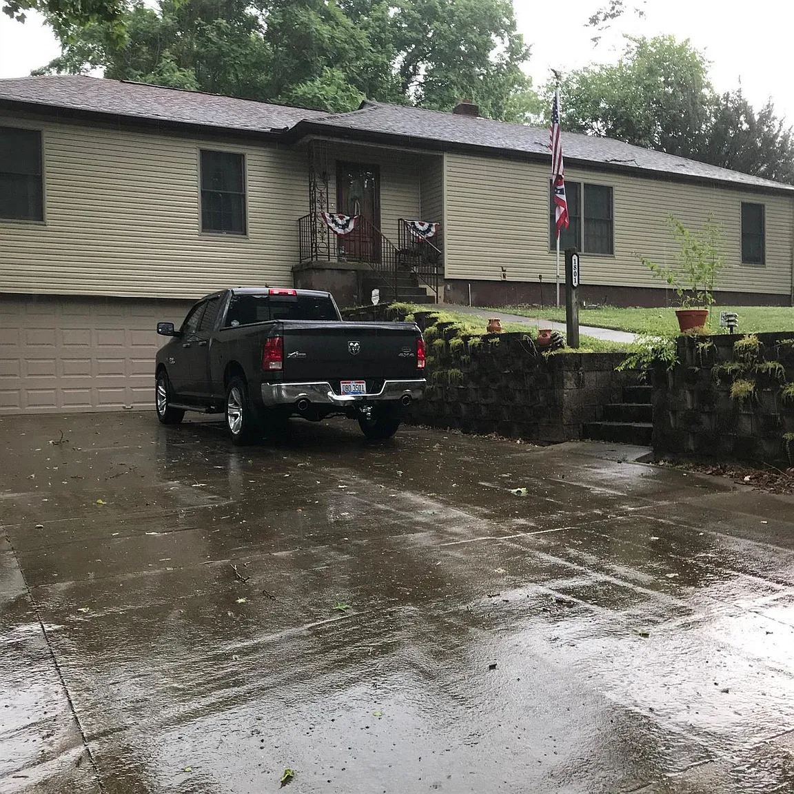 1801 Dix Rd photo 1