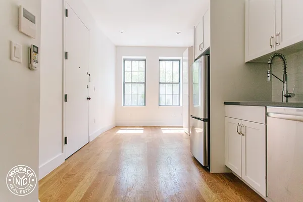 Rented by MySpaceNYC | media 16