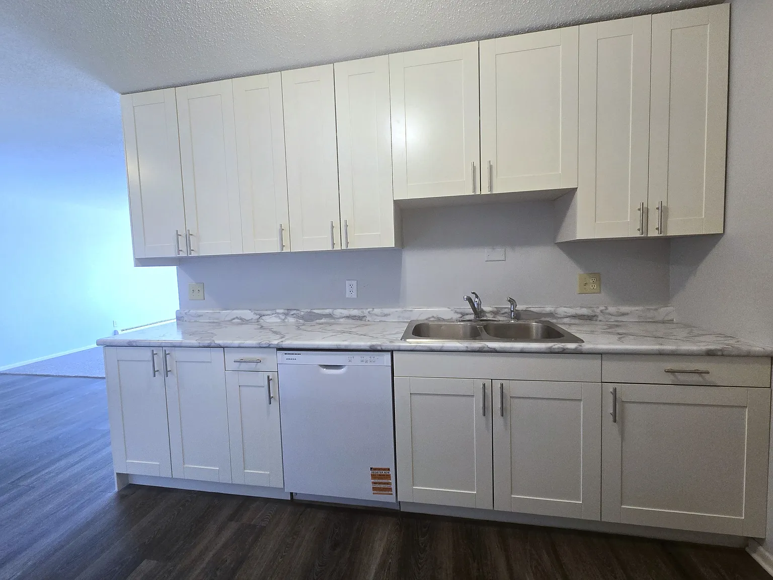 Bellaire Apartments - 204 — Photo 2