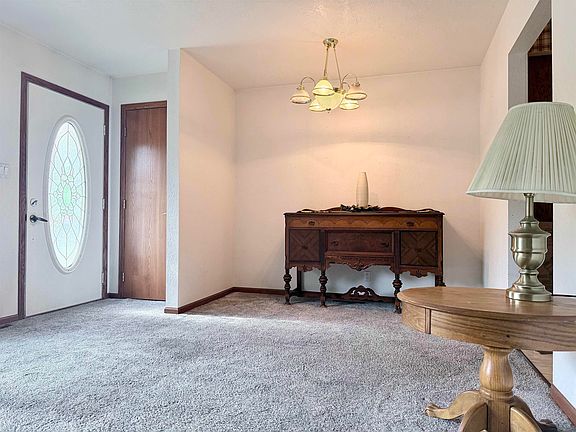 4th image of 2704 S Cecelia St