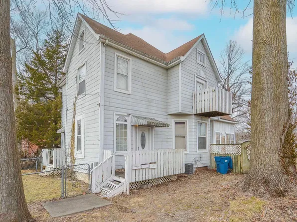 17 W J St, Belleville, IL 62226