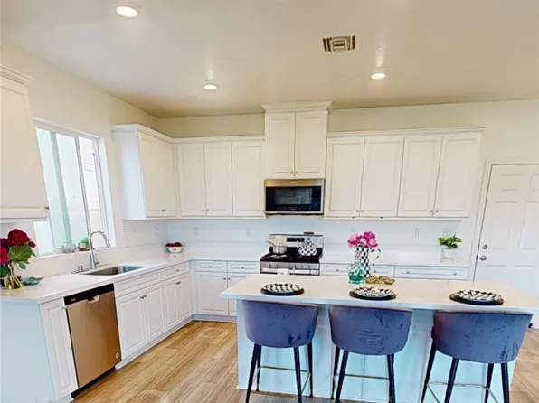 25857 Oak Springs Ct, Homeland, CA 92548