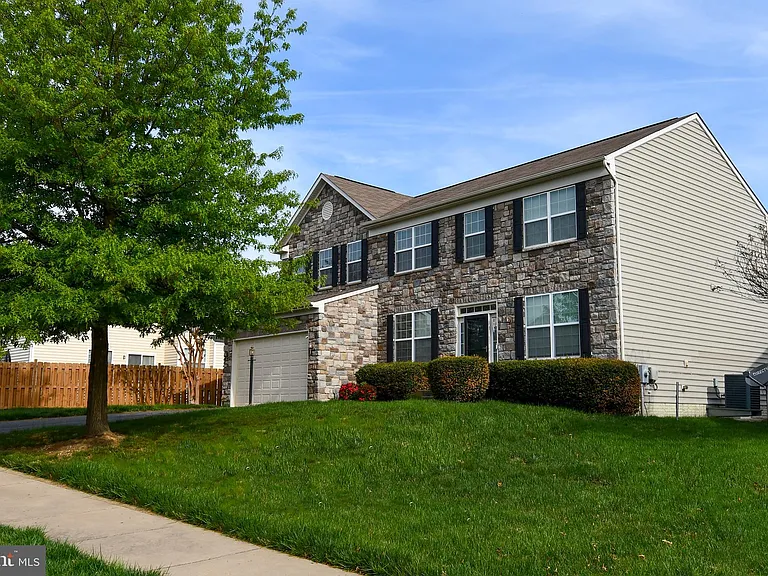 3082 American Eagle Blvd — Photo 2