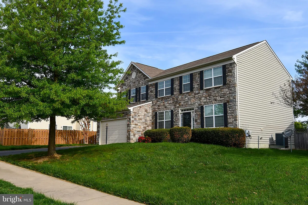 Building Photo - 3082 American Eagle Blvd