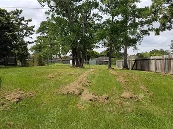 264 Southwood Dr, Gretna, LA 70056