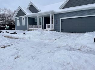 3290 Prospect Dr, Sun Prairie, WI 53590