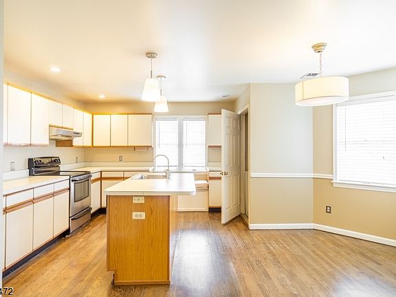 4th image of 238 Claremont Ave #C3805-5