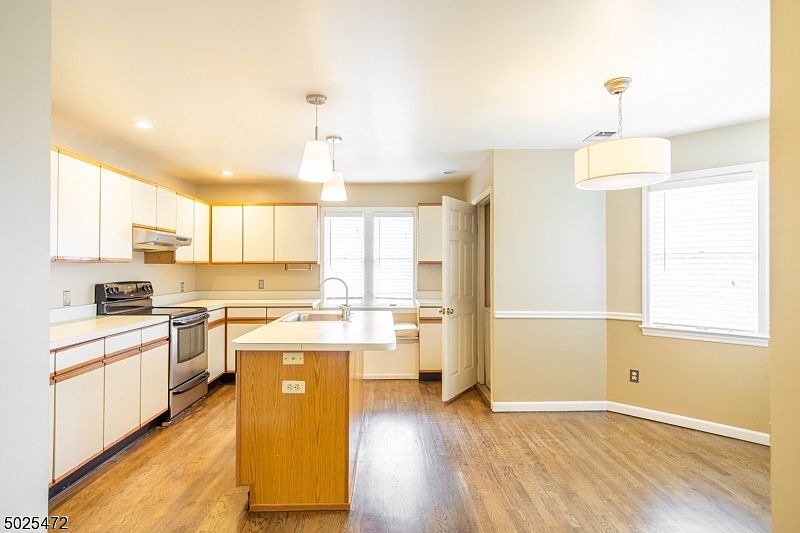 1st image of 238 Claremont Ave Unit C3805