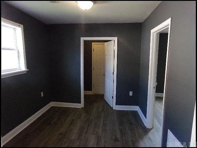 2323 S Spring St — Photo 3