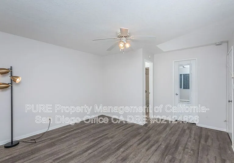 7405 Charmant Dr #2122 — Photo 16