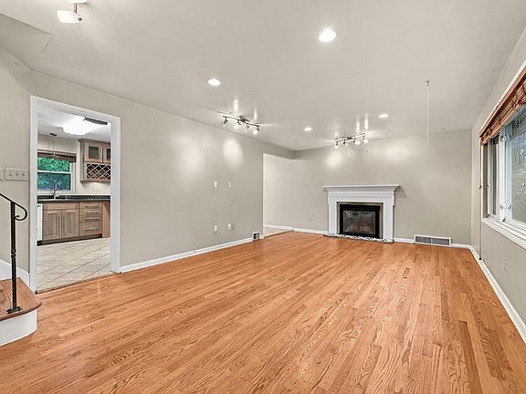 2nd image of 421 Kurt Dr