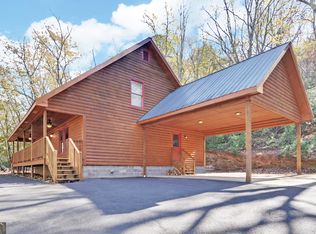 1056 Sweetwater Dr, Clarkesville, GA 30523