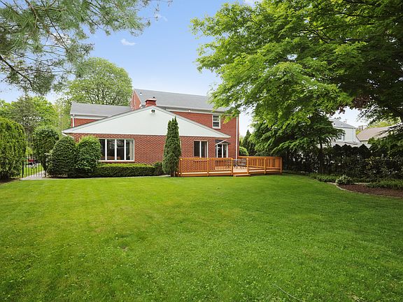 3rd image of 14 Anpell Dr