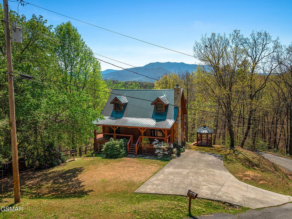 1st image of 1855 Spring Hill Dr