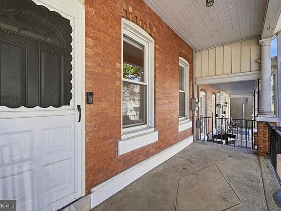 3rd image of 135 Hermit St