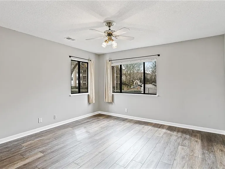 8 Finch Trl NE — Photo 5