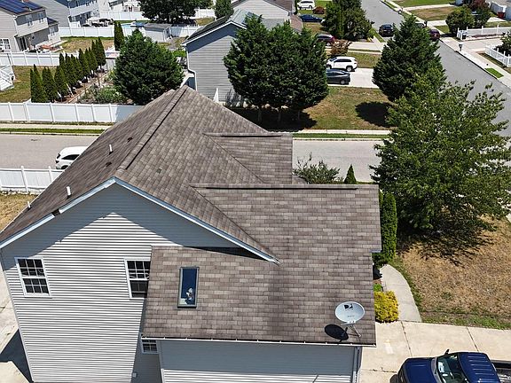 2nd image of 415 Ebony Tree Ave