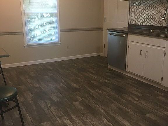 3rd image of 3024 Weatherford Dr