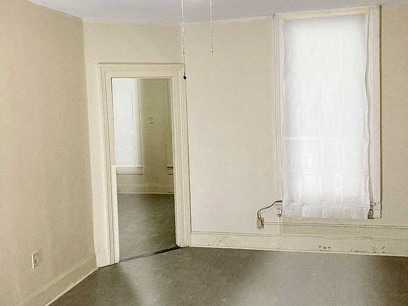 2nd image of 10 Garden St #3