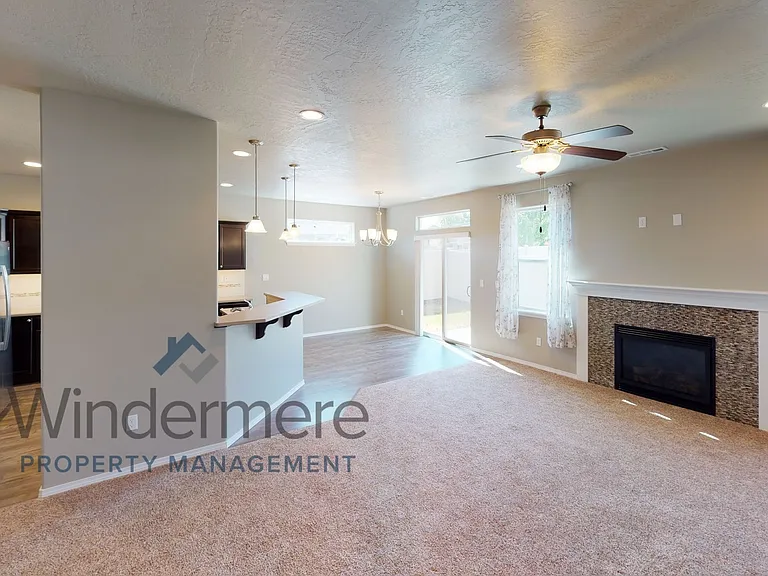 1309 SW Virginia St — Photo 3