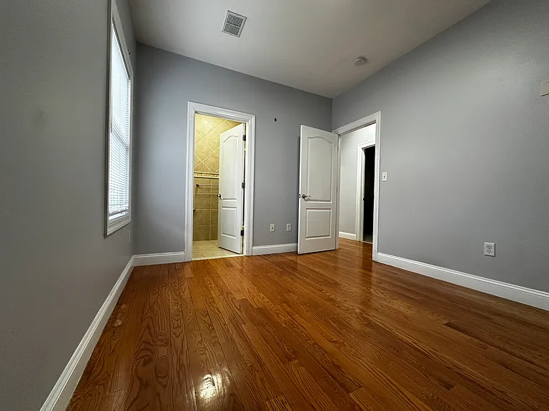 187 Zabriskie St #2 — Photo 11