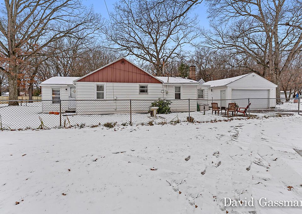1st image of 2386 E Manahan Ave
