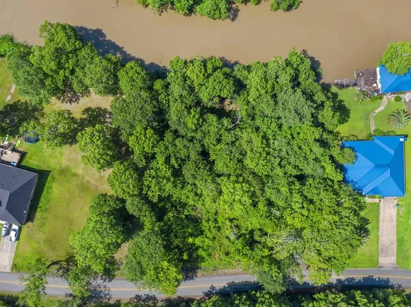 La Paix Dr, Sulphur, LA 70665