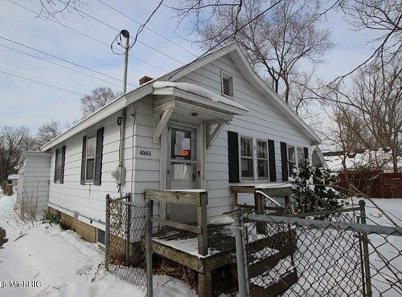 4th image of 4563 Pinehurst Ave SW