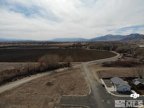 502 Sprague Dr, Yerington, NV 89447