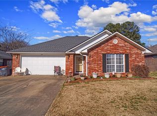 1819 E 20th St, Russellville, AR 72802