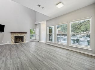 6600 Valleyside Rd #D-17, Austin, TX 78731