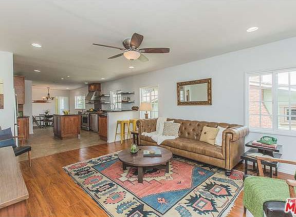 4th image of 1047 Farnam St