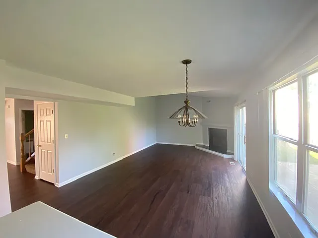 209 N Southport Rd — Photo 7