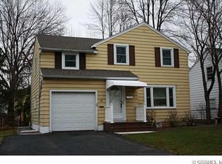 38 Stanford Rd, Rochester, NY 14620