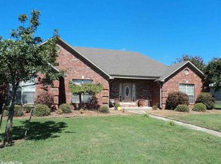 904 Woodlawn Dr, Lonoke, AR 72086