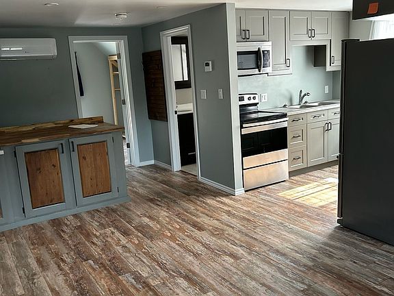 5th image of 410 Admiral St