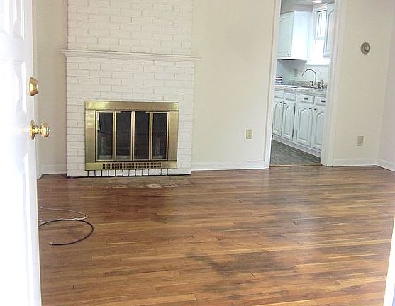 Living room W/ Hardwood floors