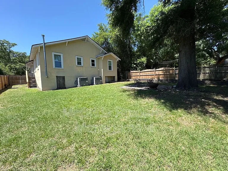 1110 Troupe St — Photo 10