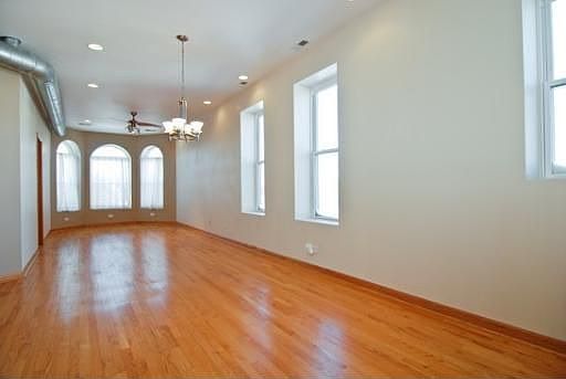 3rd image of 1939 N Sawyer Ave APT 3N