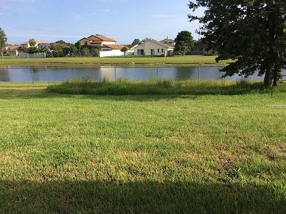 4th image of 2313 Plantation Oak Dr