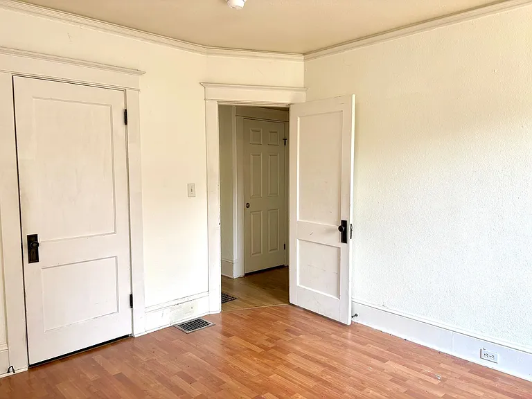3832-3834 N Albina Ave — Photo 18