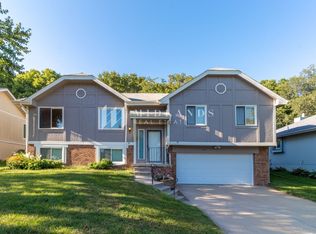 3122 Tammy St, Bellevue, NE 68123
