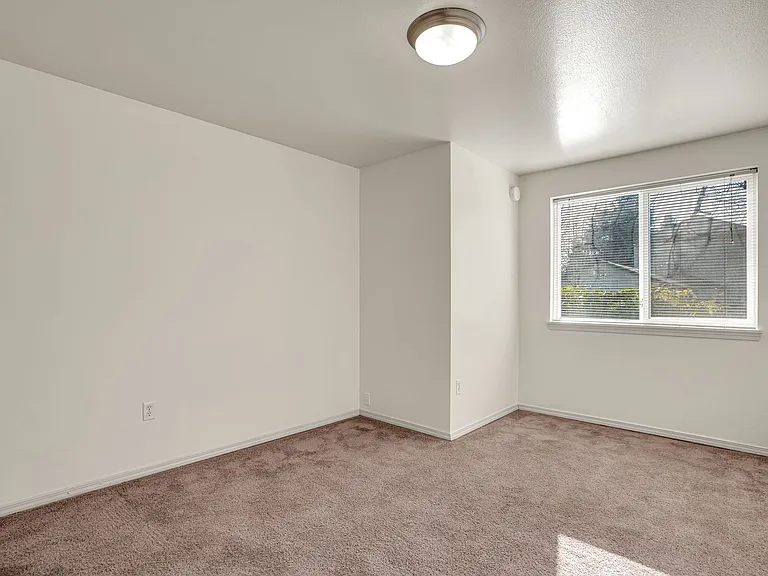 #271 CHELSEA COURT APTS — Photo 25